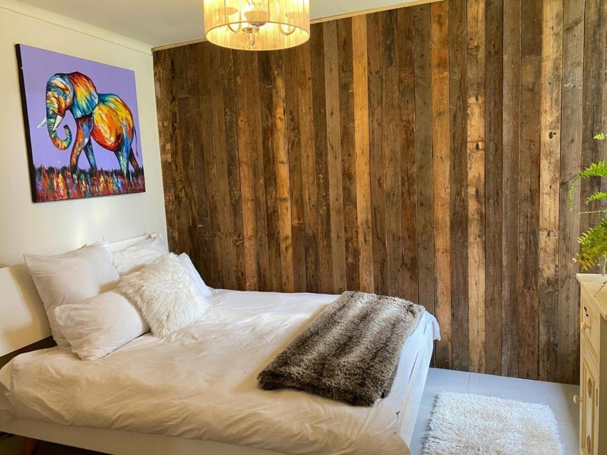 Apartment Private 2-sleeper Getaway U8 ! Cape Town